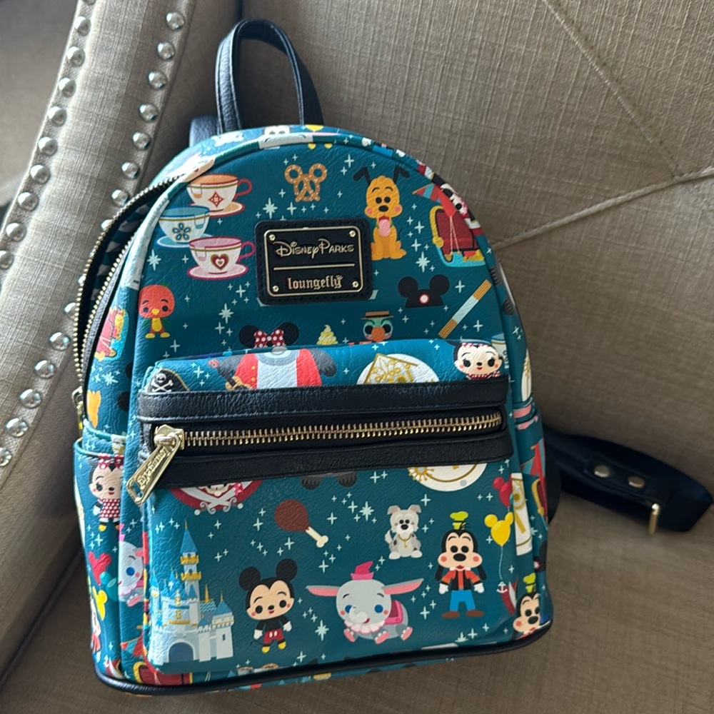 Loungefly - Disney Parks